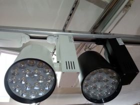 Светодиодный трековый светильник Н29 -18 Вт